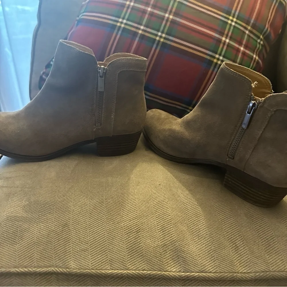 Lucky Brand Size 8 Suede Gray Breah Ankle Bootie Western Boho Style